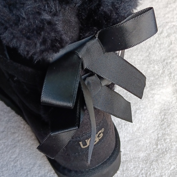 NWOT UGG Faux Fur Lined Classic Booties - Picture 6 of 16